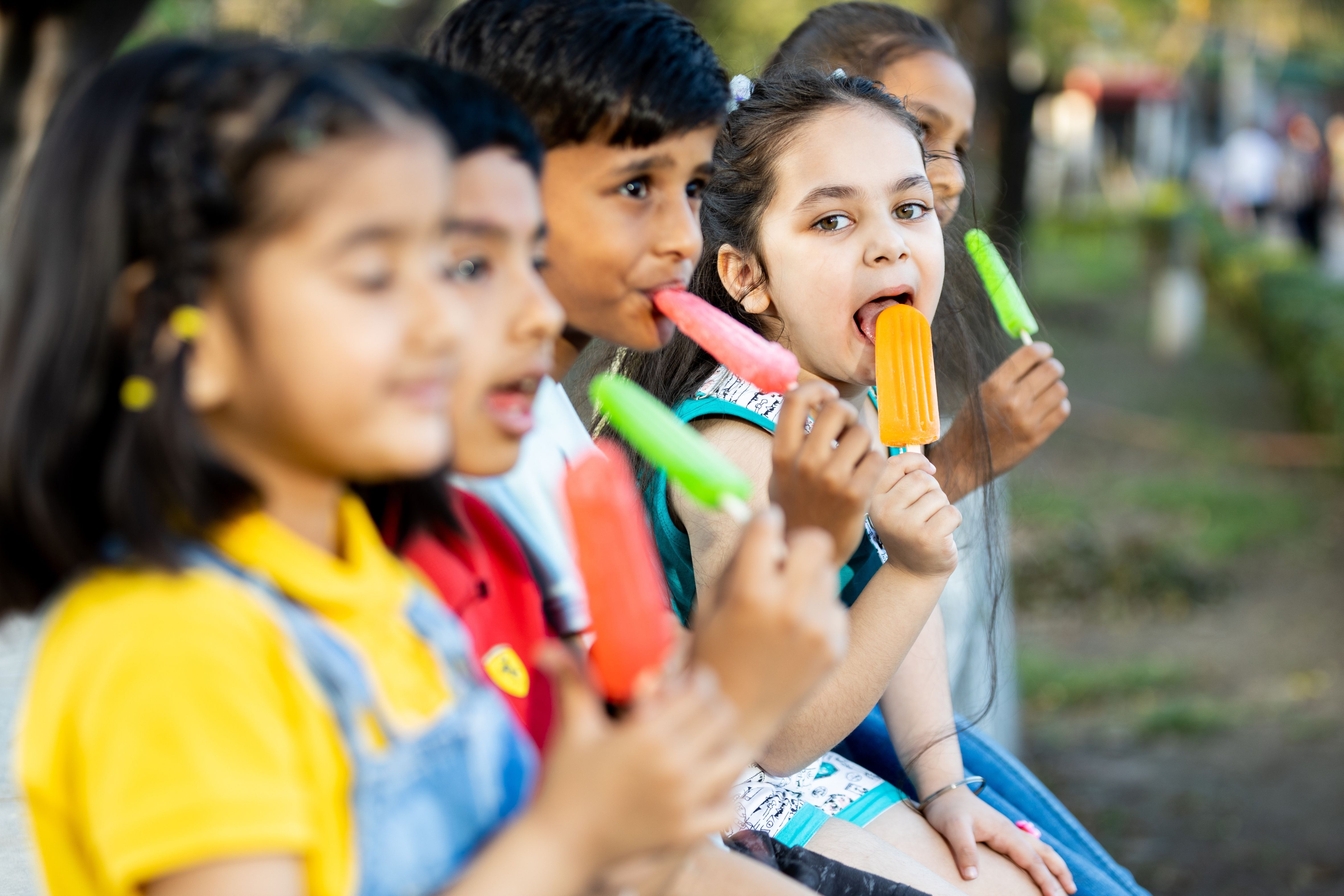 kids eating popsicle 050725
